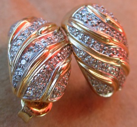 xx1337M 14k gold and diamond earringsTakst-Valuation N.Kr 10000